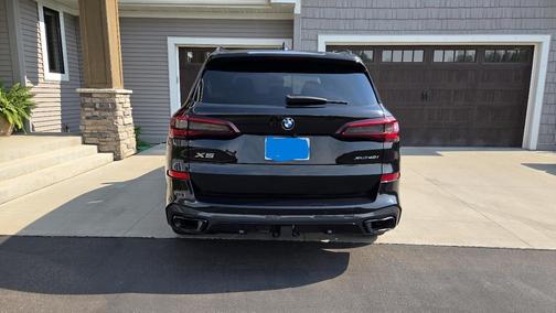 Black 2022 BMW X5 xDrive40i