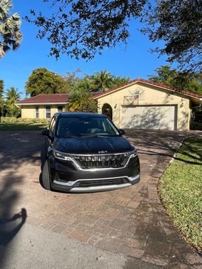 2023 Kia Carnival LX
