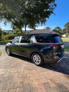 2023 Kia Carnival LX