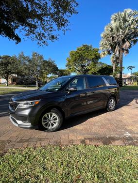 2023 Kia Carnival LX