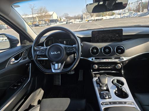 2022 Kia Stinger GT2