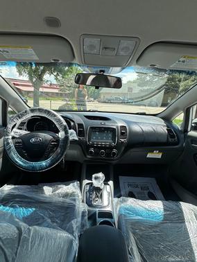 White 2018 Kia Forte LX