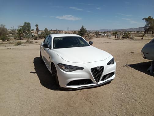 Photo 1 of 9 of 2019 Alfa Romeo Giulia Base