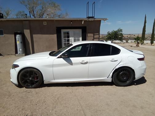 Photo 4 of 9 of 2019 Alfa Romeo Giulia Base