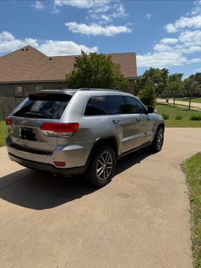 Silver 2017 Jeep Grand Cherokee Limited