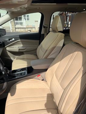 Black 2017 Ford Escape SE