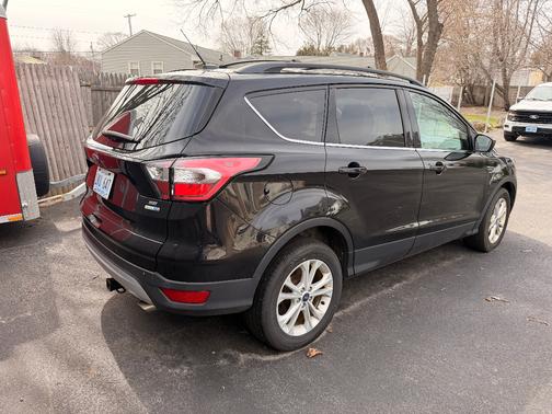 Black 2017 Ford Escape SE