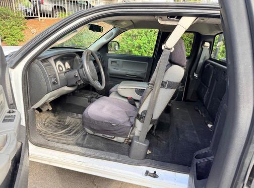 White 2010 Dodge Dakota Big Horn/Lone Star