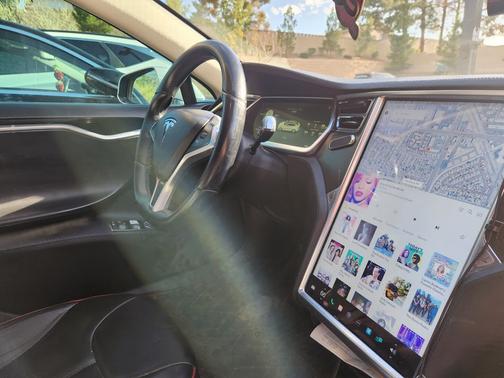 2013 Tesla Model S Performance