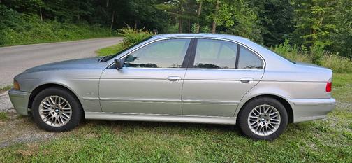 Silver 2003 BMW 530 i