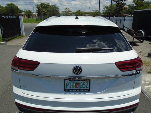 White 2023 Volkswagen Atlas Cross Sport 2.0T SE w/Technology