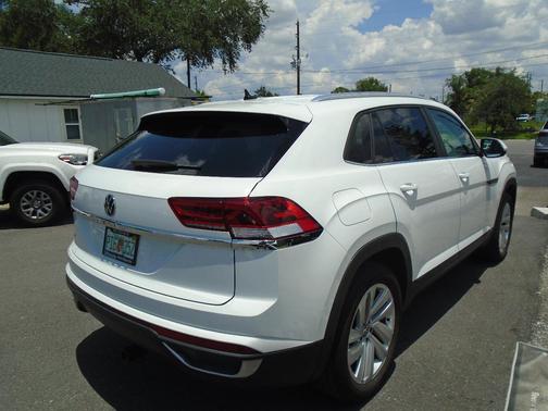 White 2023 Volkswagen Atlas Cross Sport 2.0T SE w/Technology