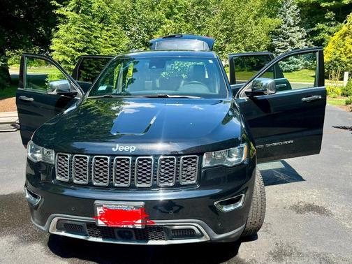 Black 2018 Jeep Grand Cherokee Limited