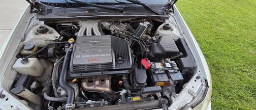 White 2002 Toyota Avalon XL