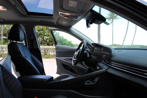 Black 2022 Hyundai ELANTRA Limited