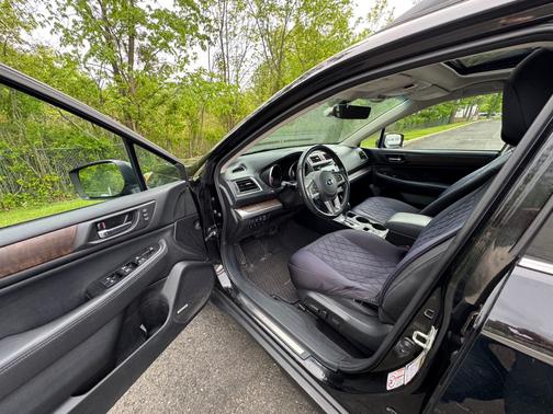Black 2017 Subaru Outback 2.5i Limited