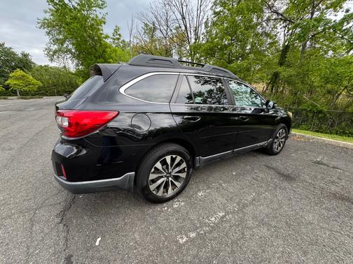 Black 2017 Subaru Outback 2.5i Limited