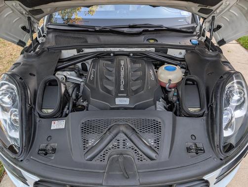White 2016 Porsche Macan Macan Turbo