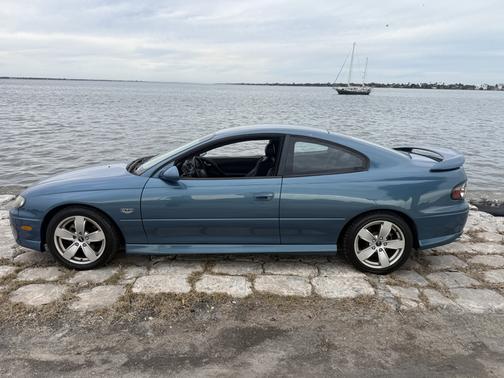 Blue 2004 Pontiac GTO Base