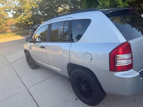 Silver 2007 Jeep Compass Sport