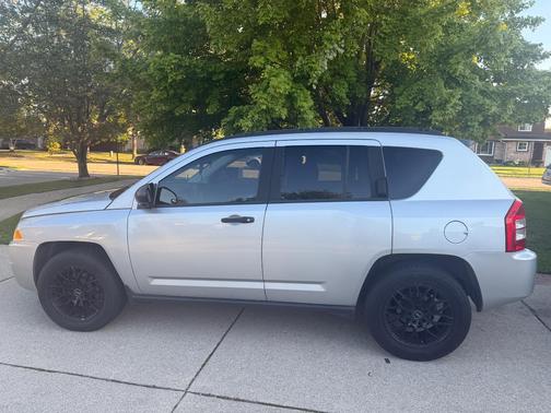 Silver 2007 Jeep Compass Sport
