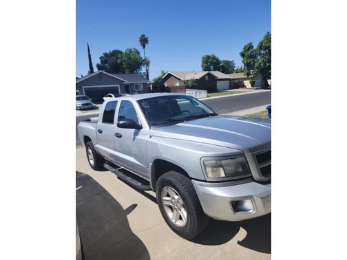 Silver 2009 Dodge Dakota Big Horn/Lone Star