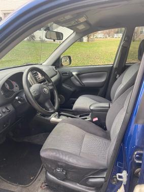 2004 Toyota RAV4 Base