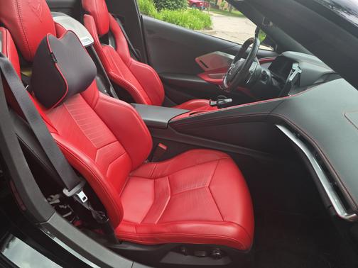 Black 2022 Chevrolet Corvette Stingray w/2LT