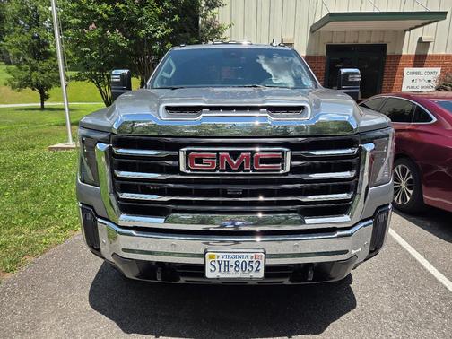 Silver 2024 GMC Sierra 2500 SLT