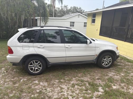 2002 BMW X5 3.0i
