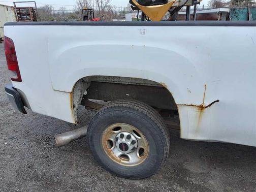 White 2007 GMC Sierra 2500 Work Truck