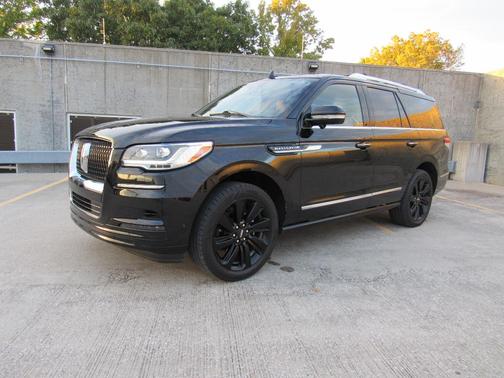 Black 2023 Lincoln Navigator Reserve