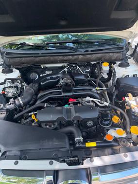 White 2013 Subaru Outback 2.5i