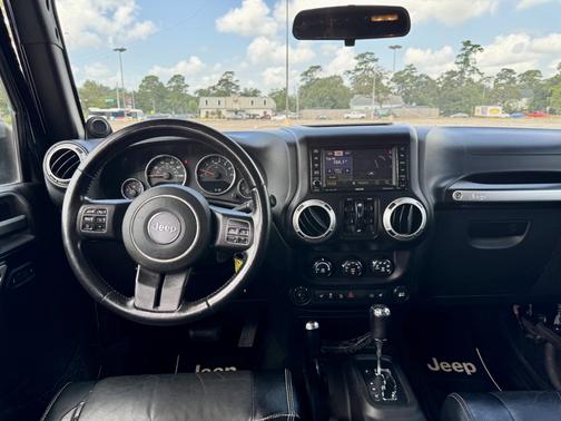 2012 Jeep Wrangler Unlimited Sahara