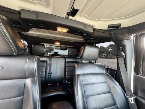 2012 Jeep Wrangler Unlimited Sahara