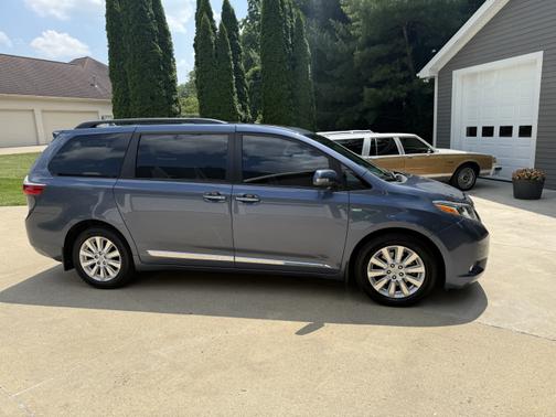 2016 Toyota Sienna Limited Premium