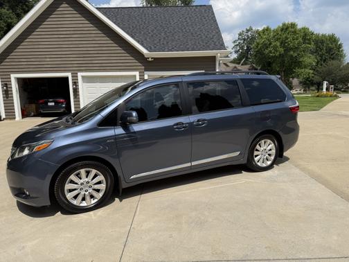 2016 Toyota Sienna Limited Premium