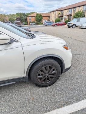White 2020 Nissan Rogue SV