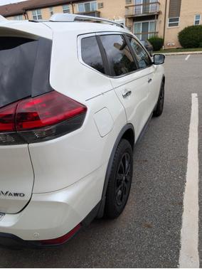 White 2020 Nissan Rogue SV