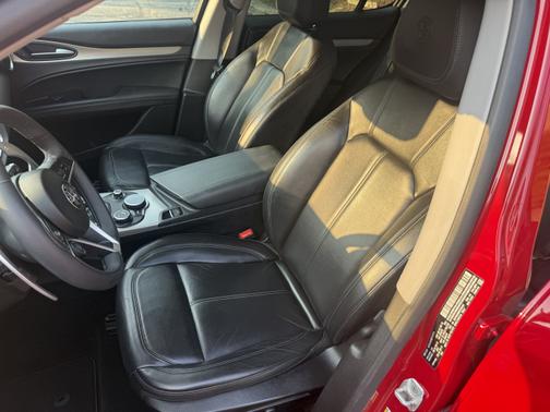 2019 Alfa Romeo Stelvio Sport