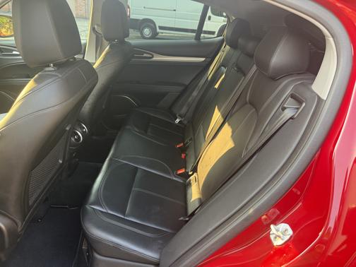 2019 Alfa Romeo Stelvio Sport