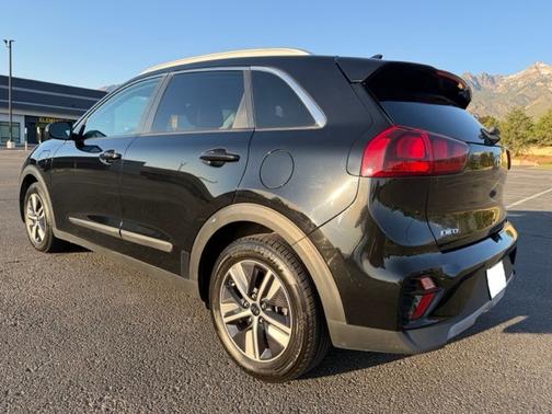 Black 2020 Kia Niro Plug-In Hybrid LXS