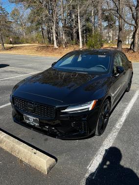 2023 Volvo S60 Recharge Plug-In Hybrid T8 Plus Black Edition