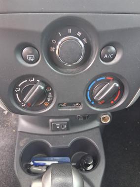 Silver 2019 Nissan Versa 1.6 SV