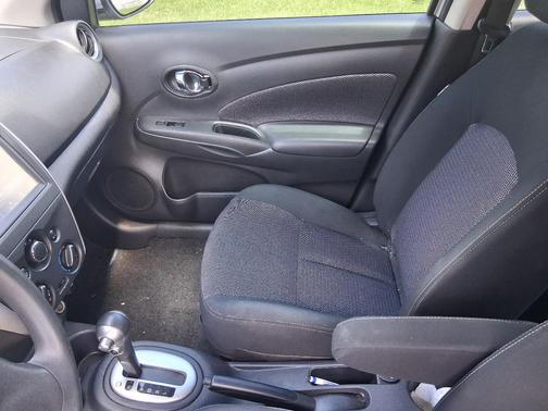 Silver 2019 Nissan Versa 1.6 SV