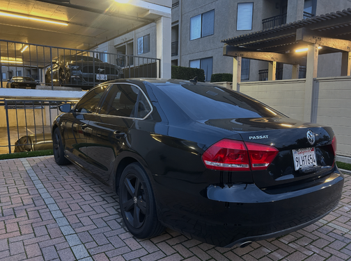 Black 2012 Volkswagen Passat 2.5 SE