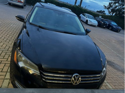 Black 2012 Volkswagen Passat 2.5 SE