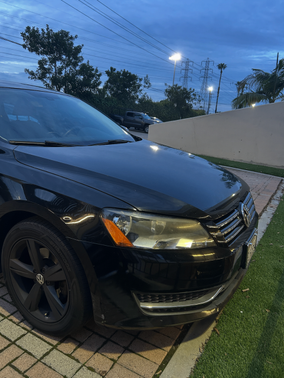 Black 2012 Volkswagen Passat 2.5 SE