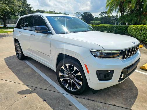 White 2023 Jeep Grand Cherokee Overland