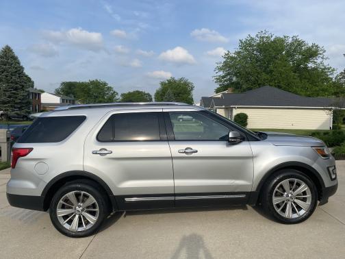 Photo 5 of 18 of 2016 Ford Explorer Limited